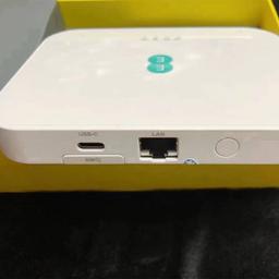 Alcatel 5GEE Mobile WiFi 6 QTAD52E 5G Hotspot - White