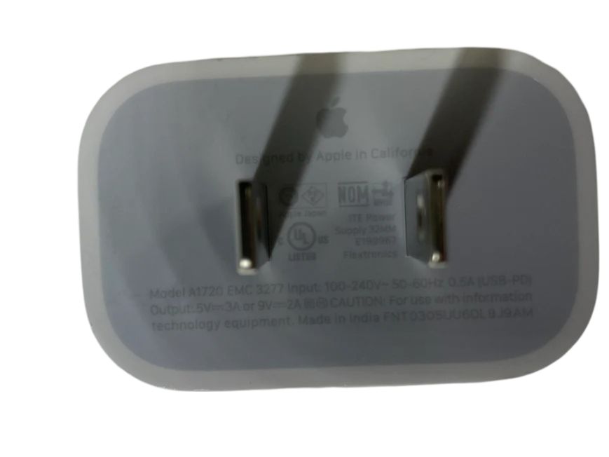 Apple A1720 Travel Adapter (Bulk Packaging)