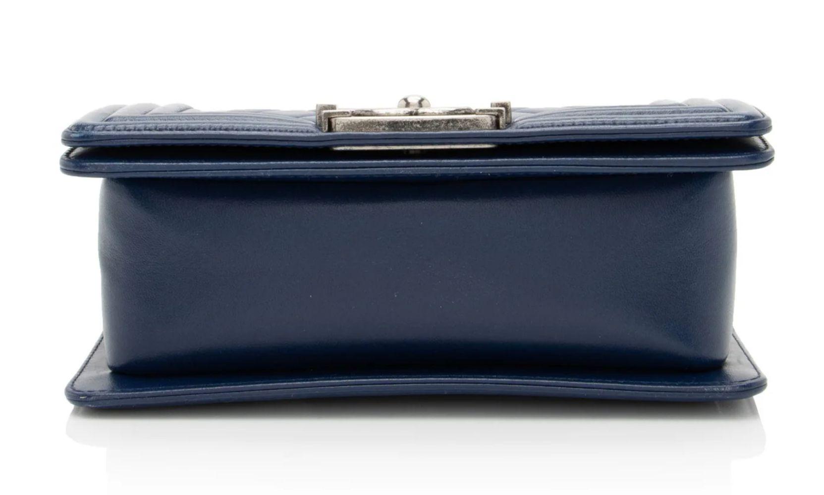 Refurbished Chanel Lambskin Small Boy Bag - Reebelo United Kingdom